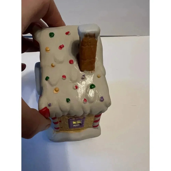 Greenbrier Intl. Lot of Twelve (12) Lighted Houses Stores, etc - Picture 12 of 12